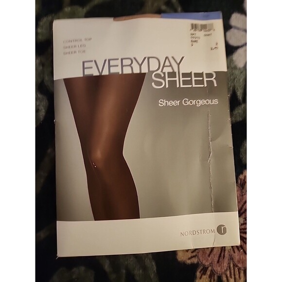 Nordstrom Rack Everyday Sheer Control Top Bare Pantyhose Size D Beige Hosiery - Picture 2 of 6